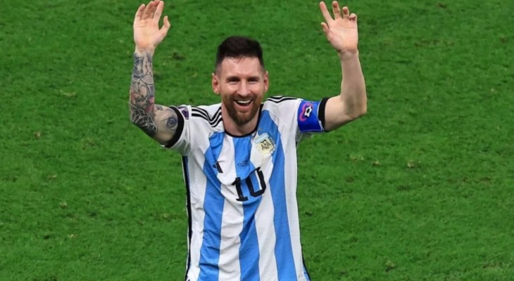 ফটোগ্রাফারের ক্যামেরা ভাঙলেন মেসি!